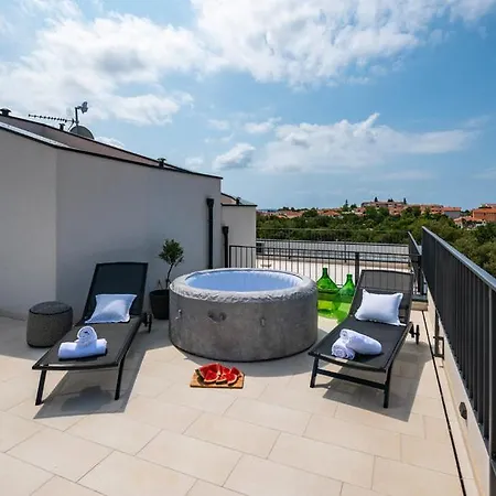 Appartement Leonard - Modern With Private Rooftop Jacuzzi & Sea Views, Barbariga, Vodnjan, Istria, Croatia Barbariga