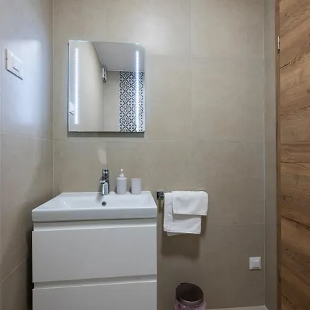Leonard - Modern With Private Rooftop Jacuzzi & Sea Views, Barbariga, Vodnjan, Istria, Croatia * Barbariga
