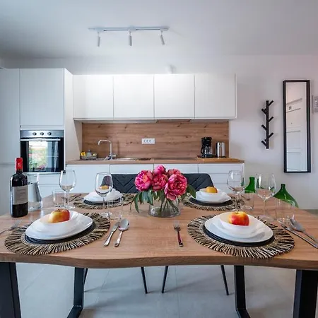 Leonard - Modern With Private Rooftop Jacuzzi & Sea Views, Barbariga, Vodnjan, Istria, Croatia Appartement Barbariga