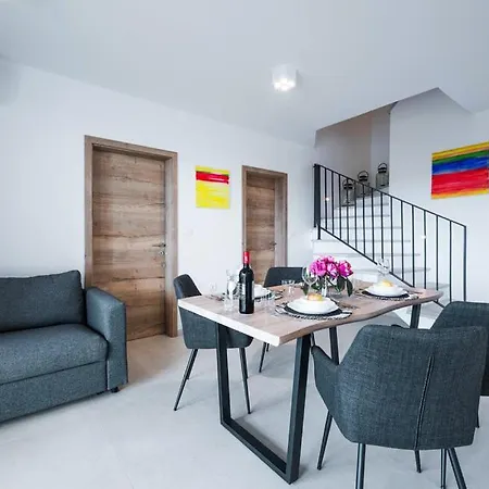 Appartement Leonard - Modern With Private Rooftop Jacuzzi & Sea Views, Barbariga, Vodnjan, Istria, Croatia Barbariga
