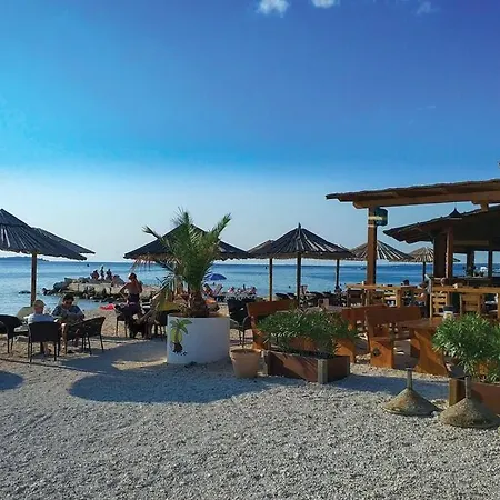 Leonard - Modern With Private Rooftop Jacuzzi & Sea Views, Barbariga, Vodnjan, Istria, Croatia 아파트 *