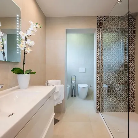Leonard - Modern With Private Rooftop Jacuzzi & Sea Views, Barbariga, Vodnjan, Istria, Croatia Διαμέρισμα Barbariga