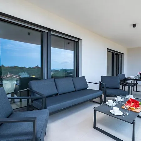 Leonard - Modern With Private Rooftop Jacuzzi & Sea Views, Barbariga, Vodnjan, Istria, Croatia 아파트