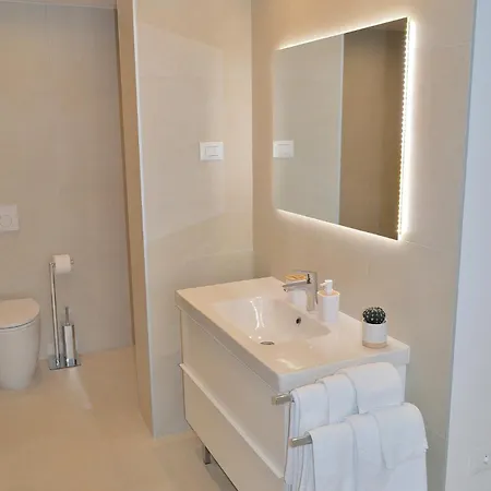 Leonard - Modern With Private Rooftop Jacuzzi & Sea Views, Barbariga, Vodnjan, Istria, Croatia Διαμέρισμα Barbariga