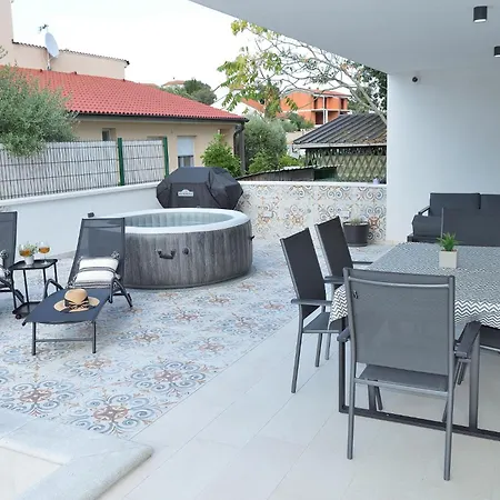 Διαμέρισμα Leonard - Modern With Private Rooftop Jacuzzi & Sea Views, Barbariga, Vodnjan, Istria, Croatia Barbariga